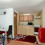 Stone Gate Apartment #3